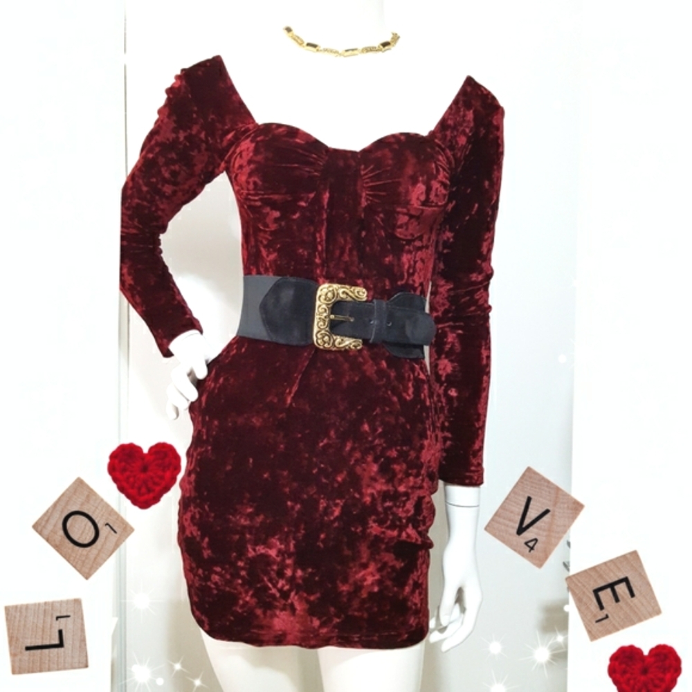 Le chateau 90's-Y2K 🥀 Red Velvet Bodycon Dress